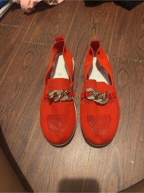 Red Slip-On Knit Shoes with Gold Chain Accent